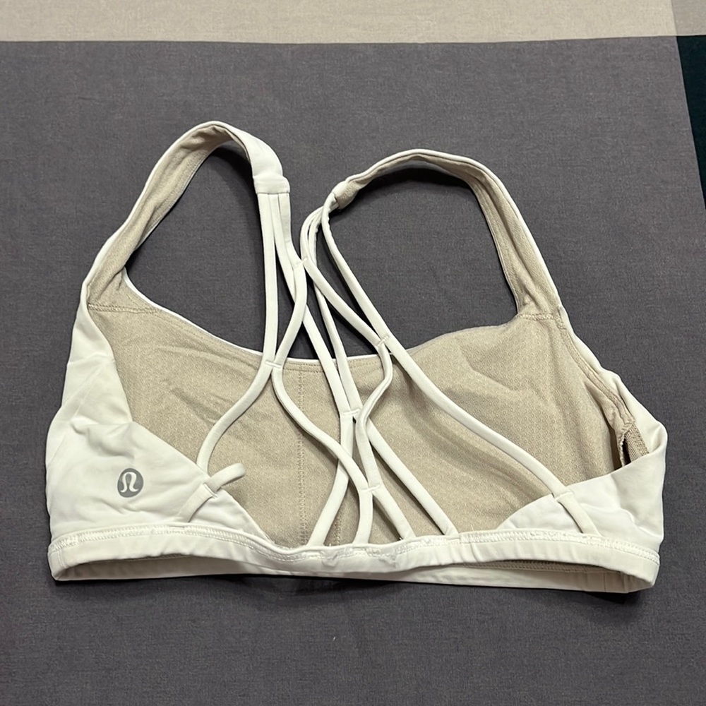 Lulu lemon sports bra in good condition. No padding included.